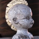 “Lapsuus patsaat”, 6 x 9 x 17cm, 2019, rakukeramiikka (erilaisia)